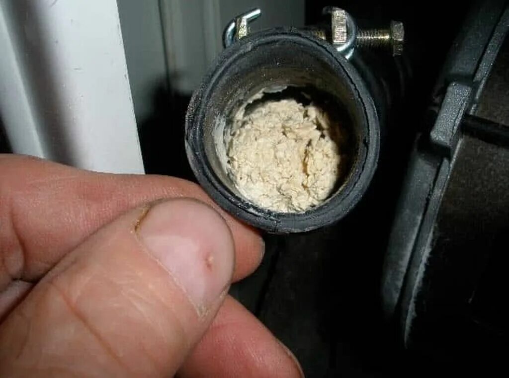 Как почистить стиральный шланг. Засор сливного шланга. Как почистить стиральную машину bosch. Засор сливного шланга. Аварийный слив воды из стиральной машины индезит.