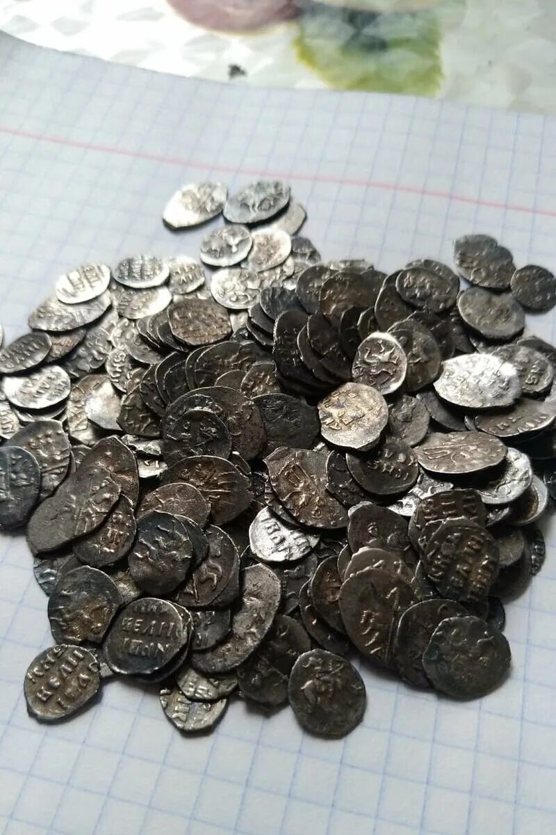 Клад пятаков екатерины. Продам клад. Продам клад. Нашел клад. Старинные монеты клад.