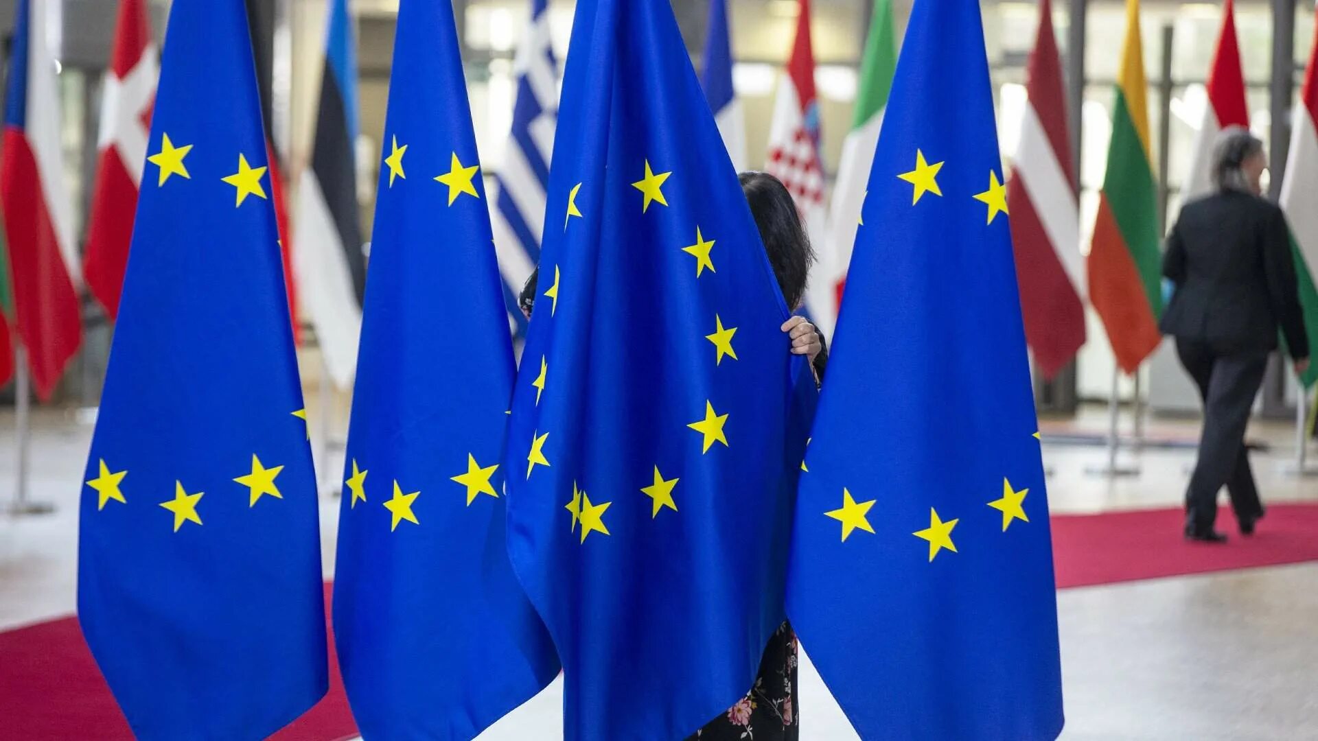 Евросоюз заморозил. Евросоюз заморозил
