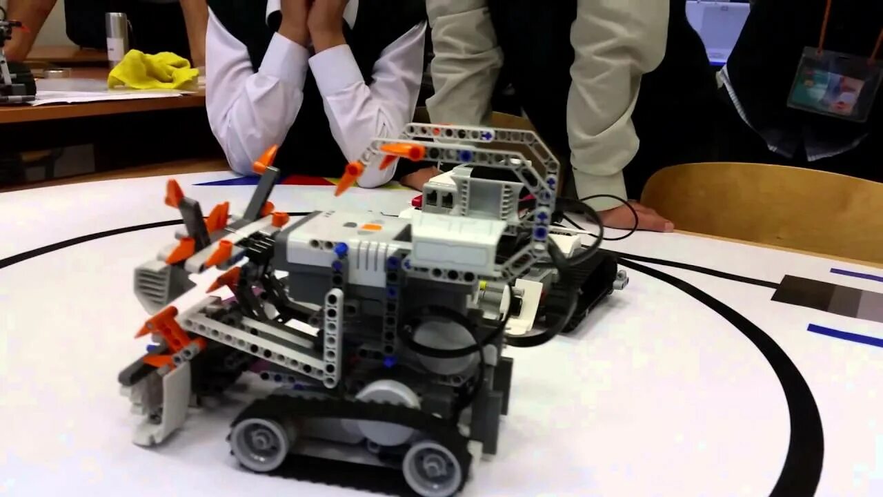 Битва роботов видео. Флеш игра битва роботов. huge battle robot. как сделать из пластилина битва роботов клонов.