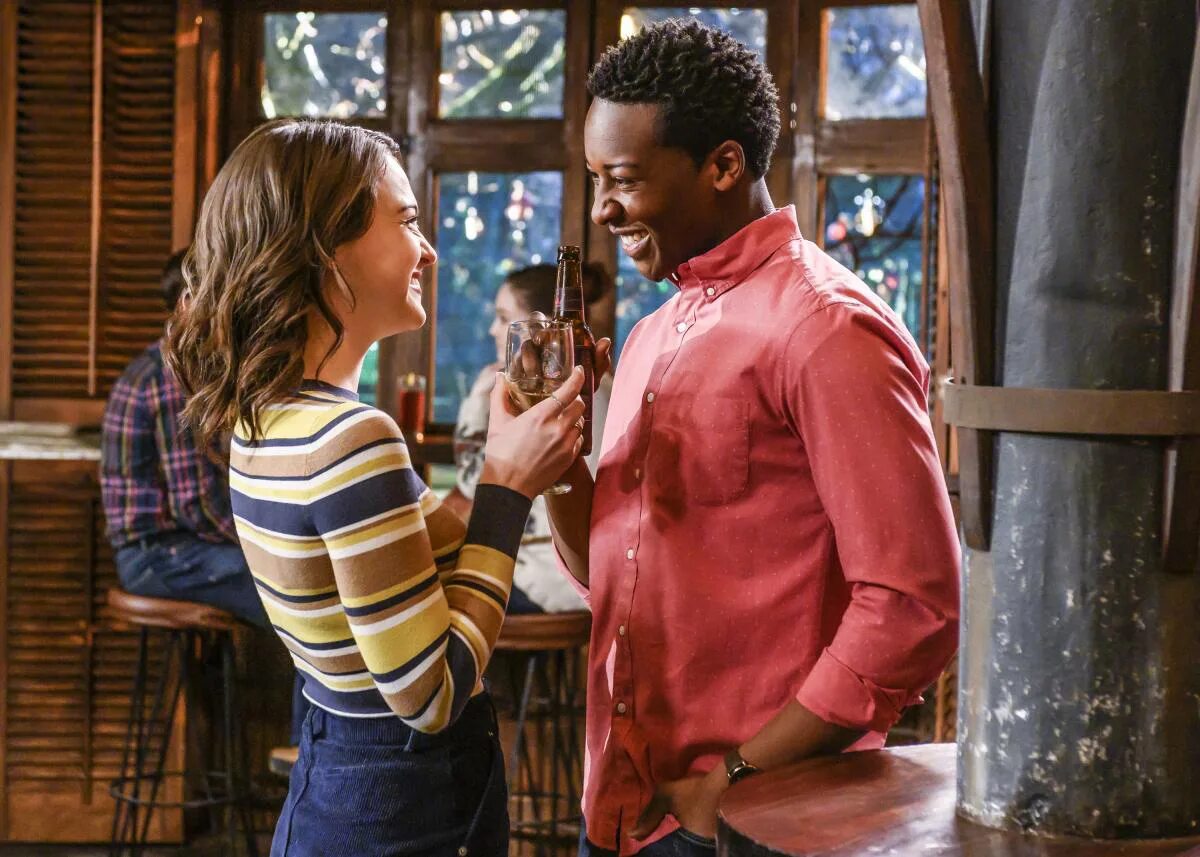 Бог меня зафрендил сериал 2018–2020. Бог меня зафрендил сериал 2 сезон. Бог меня зафрендил 1 сезон 1 серия. Бог меня зафрендил 2018. Сериал бог меня зафрендил 3 сезон.