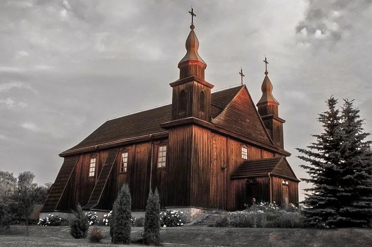 Wooden church. Старый деревянный Росицкий костел Беларусь. Храм Святой Анны Беларусь. Светогорский деревянная Церковь Украина. Белорусские униатские храмы в Минске.