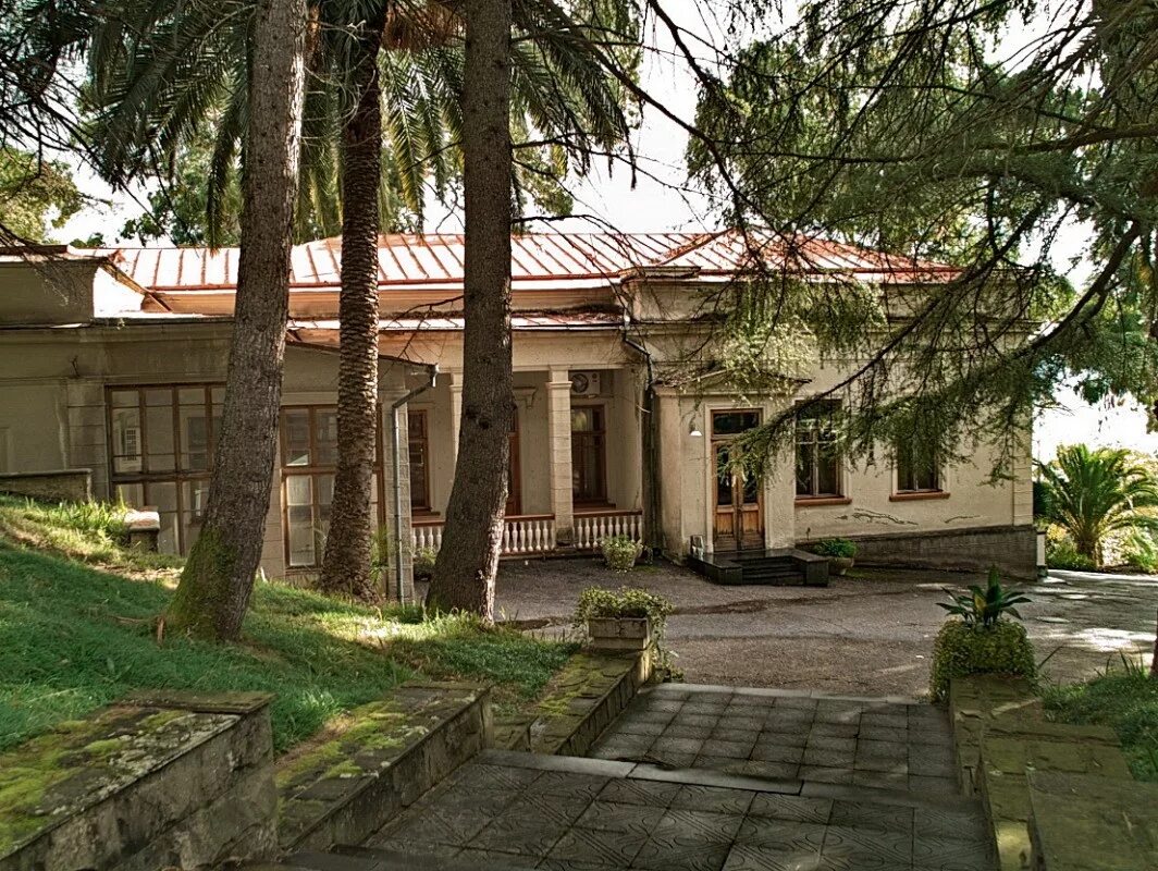 новый афон дача. новый афон дача. сталинская дача абхазия афон. дача сталина в абхазии афон. дача сталина в новом афоне.