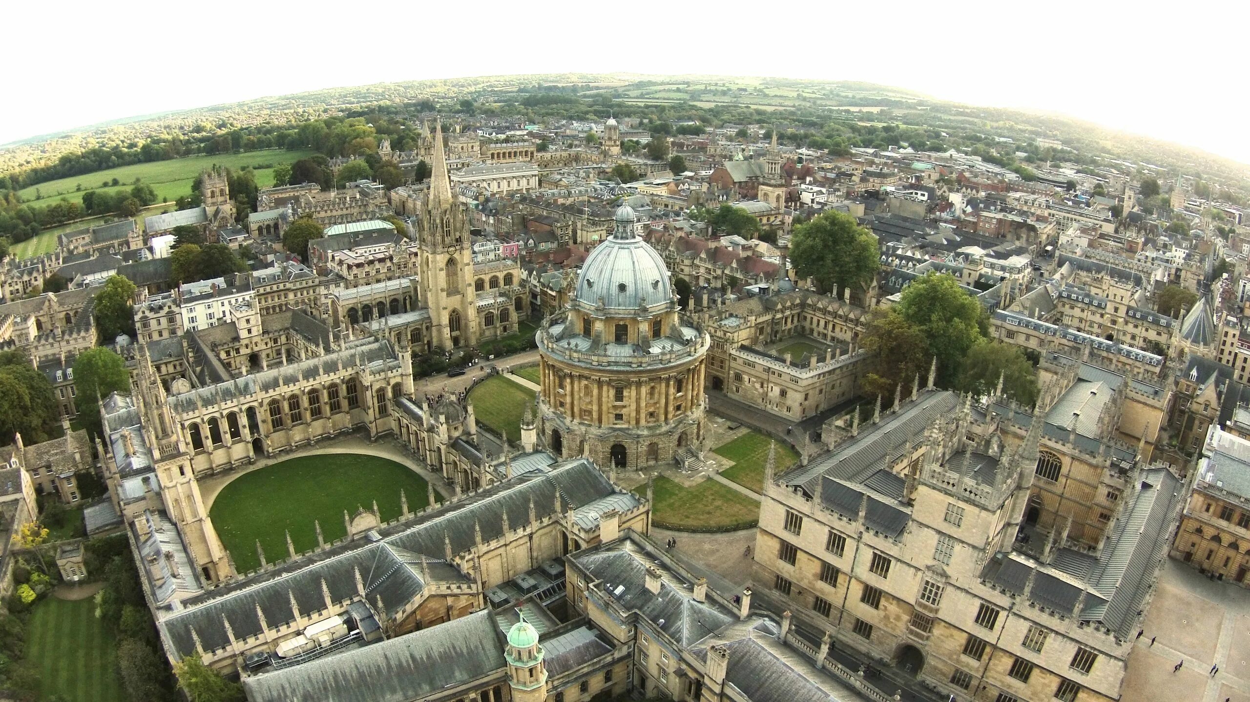 Oxford university town. Оксфордский университет 1096. Оксфорд университет 13 век. Оксфорд университет в средние века. Оксфорд университет 19 век.