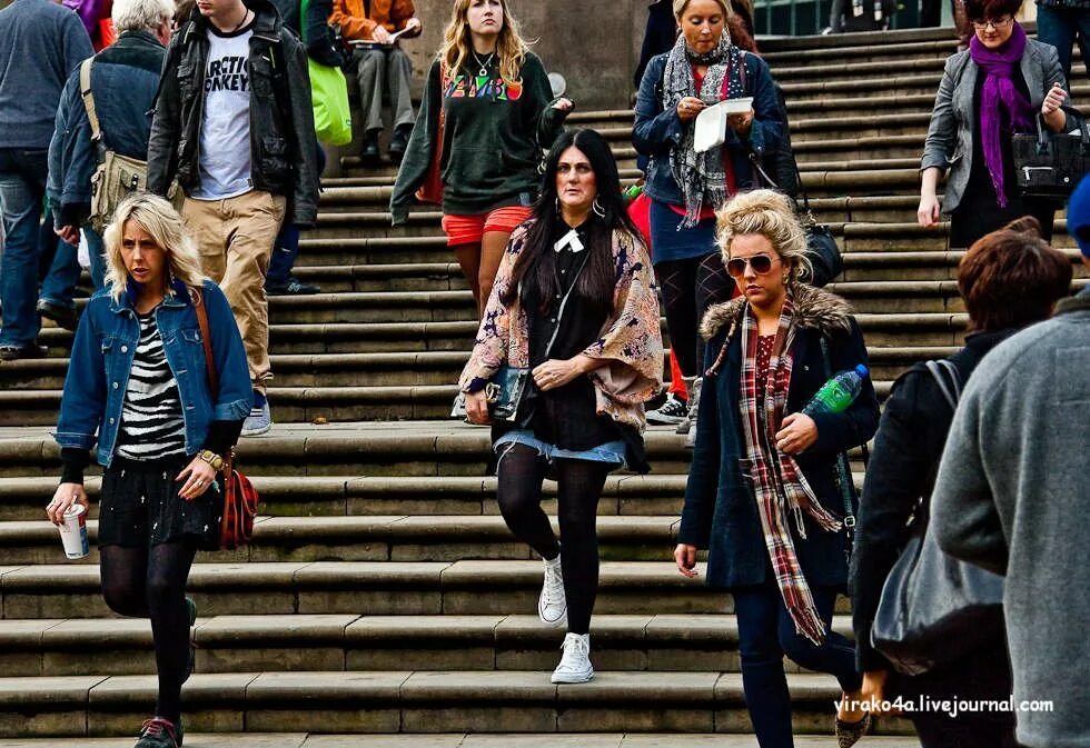 Джинсовка и челси мужские. Стильный образ для мужчины. Модные простые люди. Модные простые люди. Стильная одежда для мужчин.