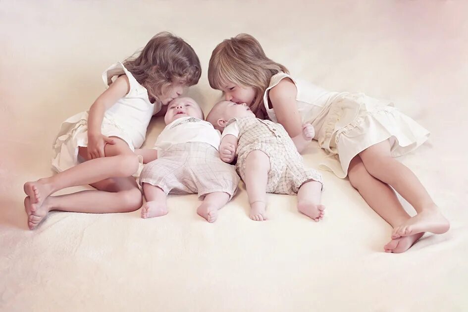 перепутал сестру близняшку