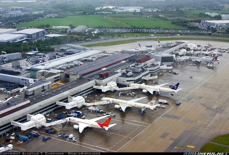 Heathrow is my home. Аэропорт гатвик лондон. Аэропорт хитроу с высоты. Heathrow is my home. Heathrow is my home.