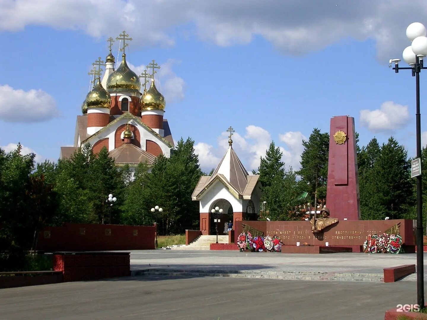 Центр город ноябрьск. Город Ноябрьск памятники. Город Ноябрьск Тюменская область. ЯНАО Ноябрьск достопримечательности. Ноябрьск площадь города.