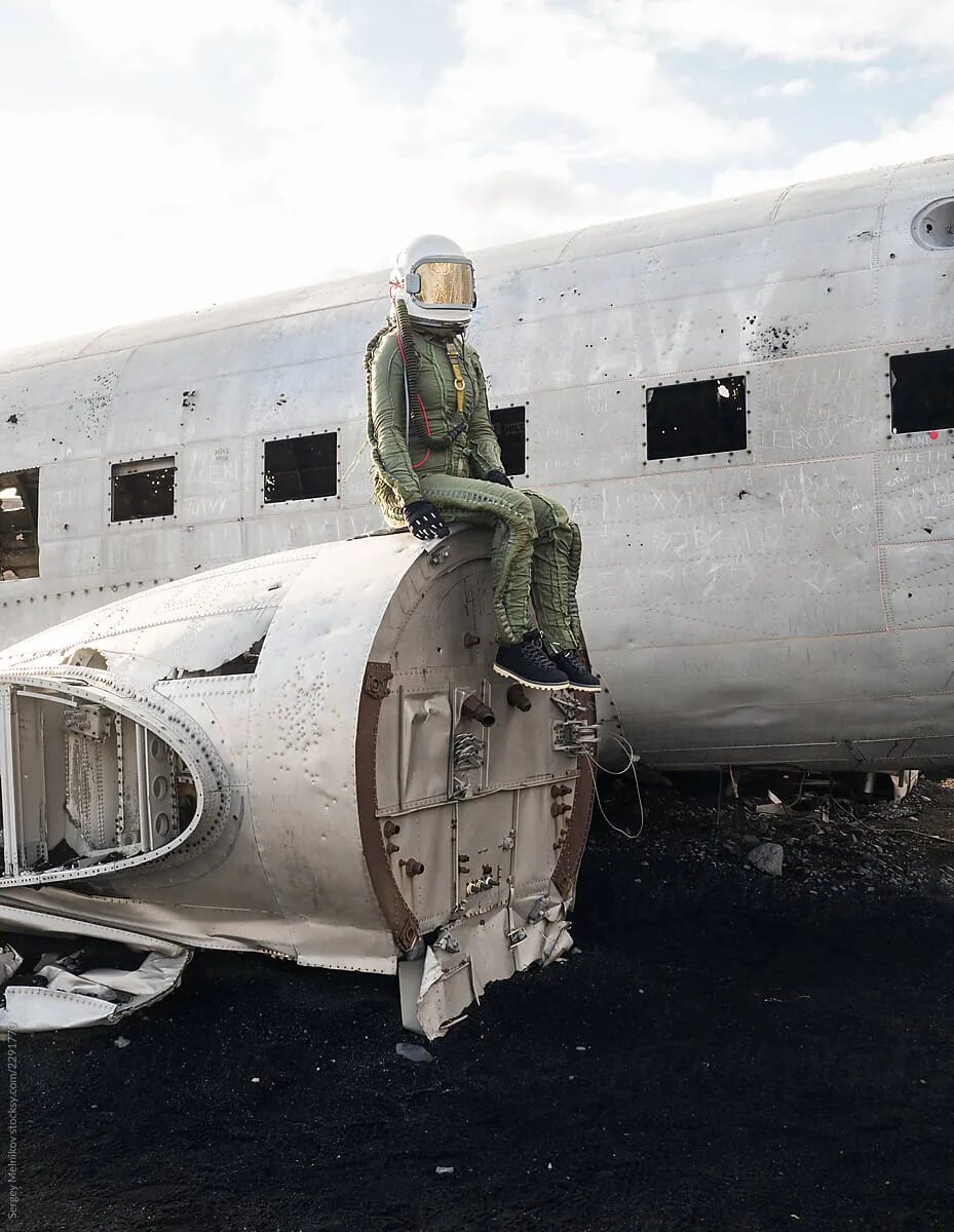 Broken plane. Broken airplane.