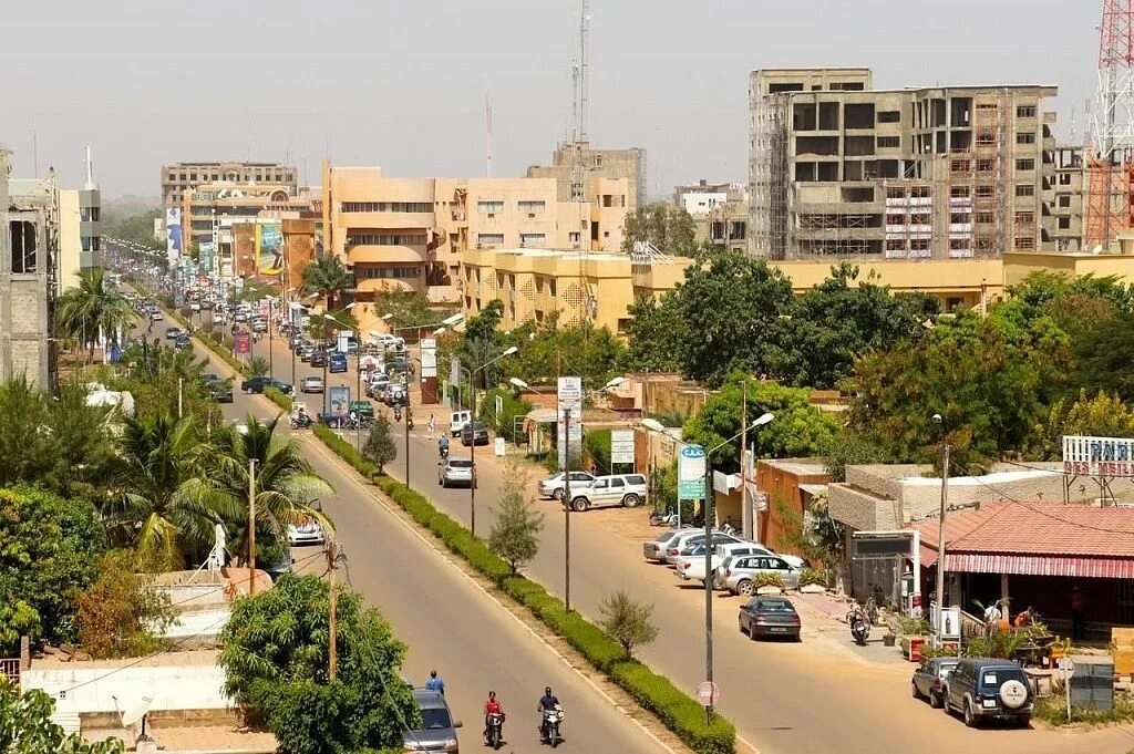 Буркина фасо это. Уагадугу Буркина Фасо. Буркина Фасо столица. Бобо Диуласо Буркина Фасо. Буркина Фасо города.