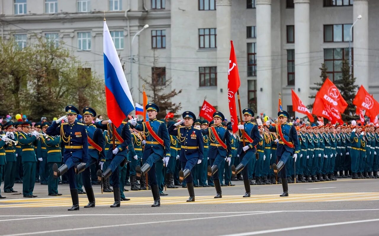 Красноярск день победы. Красноярск день победы. 9 мая 2022 красноярск. Парад победы красноярск. 9 мая г красноярск.