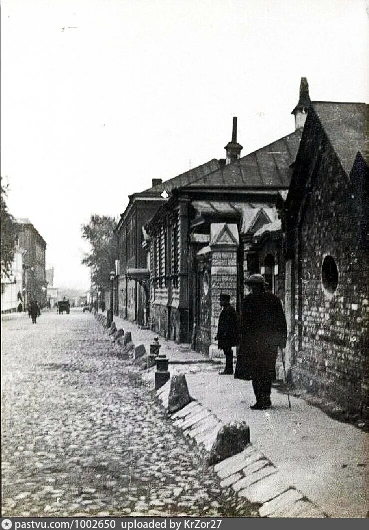 Аптека новый городок. Дом с барельефами на малом могильцевском переулке. Пер толстого. Белово улица ленина 10. Сивцев вражек переулок лев толстой.