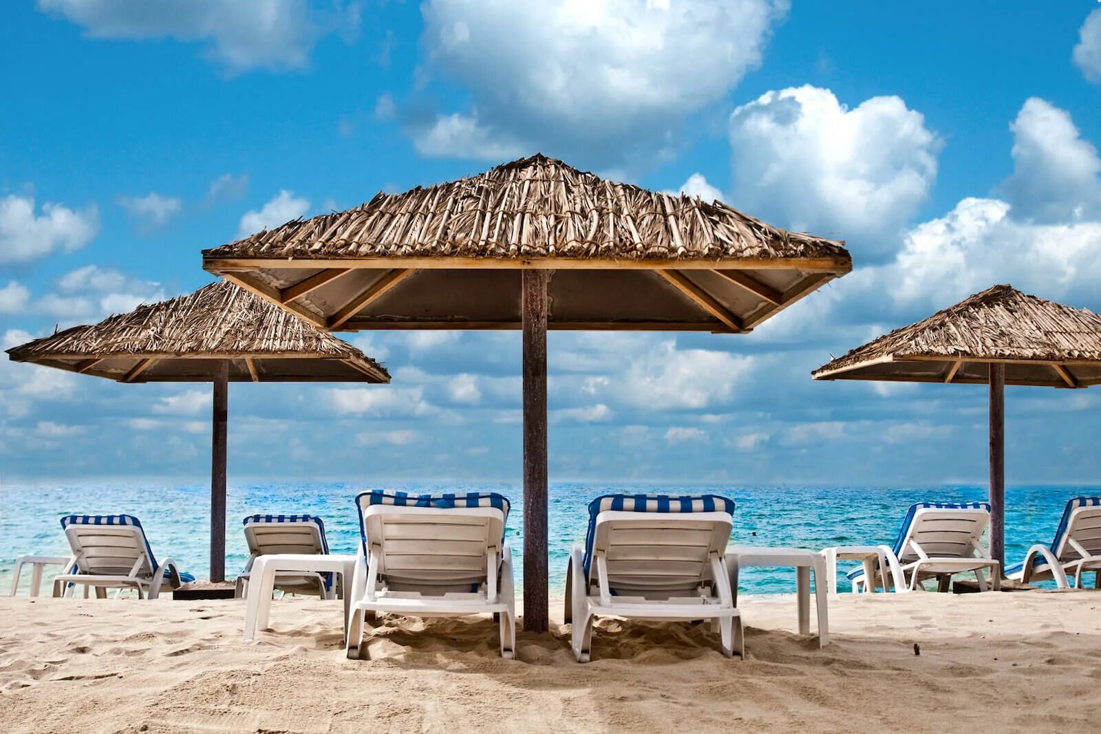 Private beach. Ramada Hotel Suites Ajman 4 ОАЭ. Ramada Hotel Suites Ajman 4 пляж. Ramada by Wyndham Beach Hotel Ajman 4*. Аджман Рамада Бич Аджман 4.