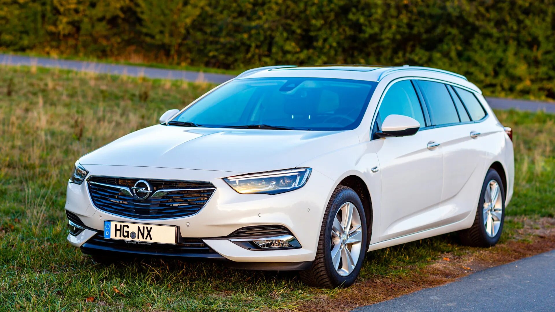 Опель инсигния б. Opel Insignia. Opel Insignia b. Опель Инсигния 2022. Opel_Insignia 2g Tourer.