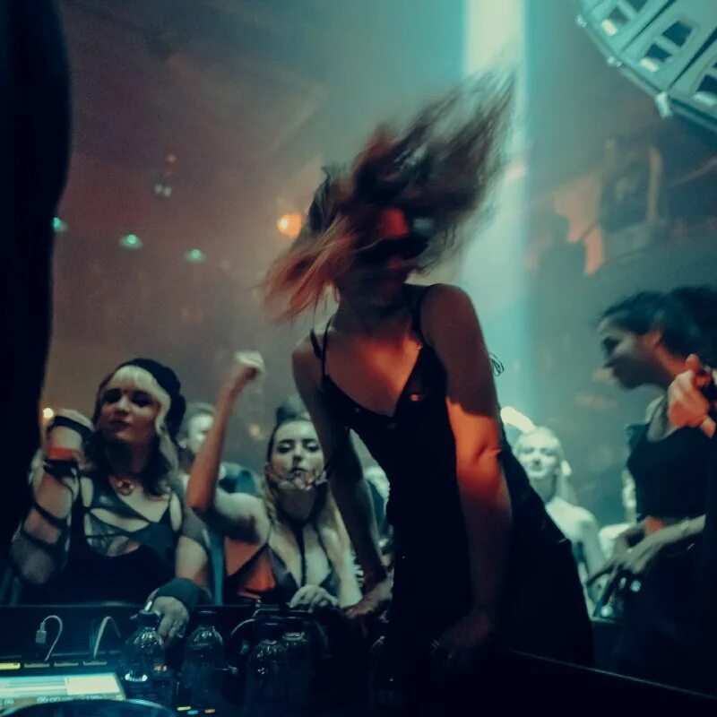 Арт центр мутабор. Анастасия ивлеева королевские кобры. Мутабор техно. Ночной клуб мутабор москва. Мутабор арт пространство.