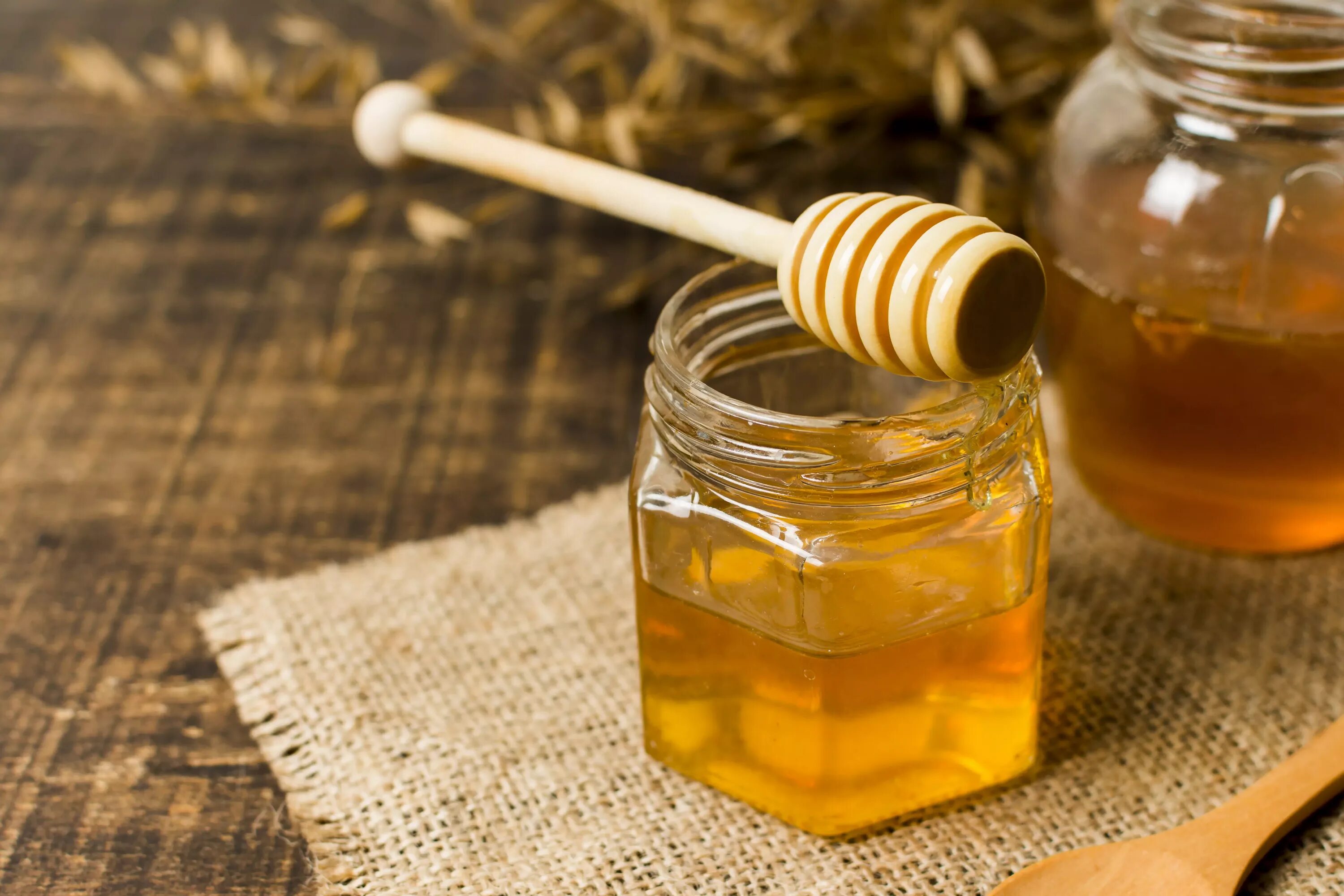 Honey фото. Мед. Мёд натуральный. Пчелиный мёд. Мед фото.