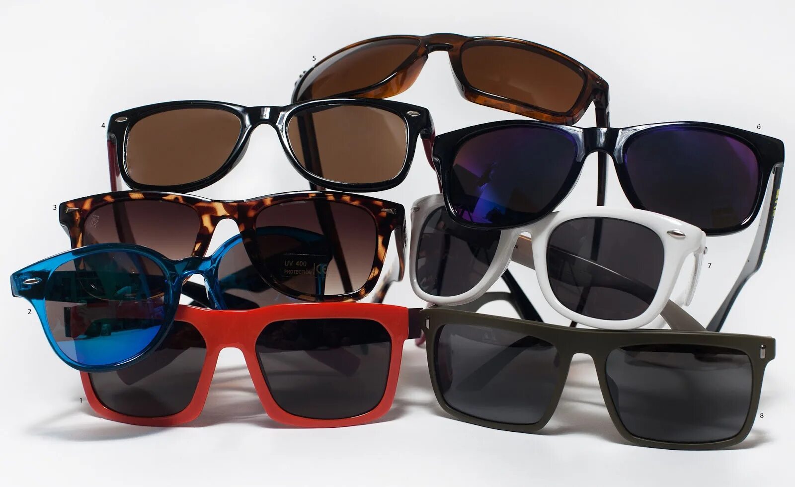 Ray ban wayfarer. Очки оптика. Очки от солнца. Новые очки магазин. Комплект очков рей бен.