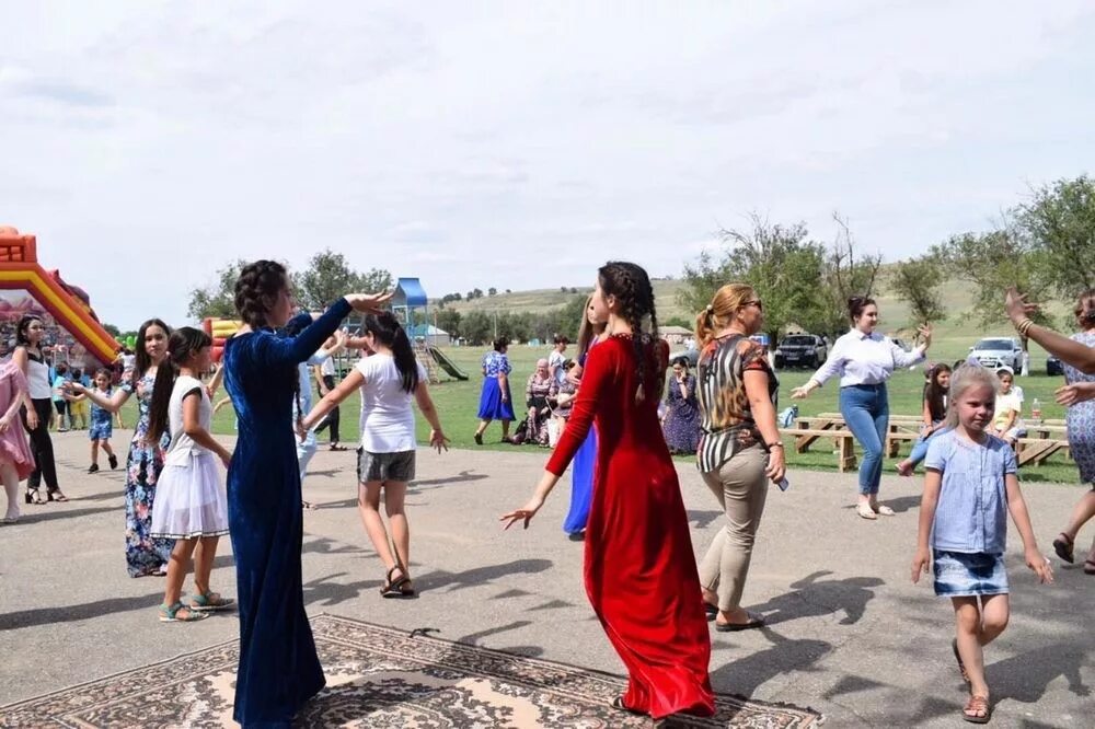 Моу сош 16 барханчак. Сайт школы аул малый барханчак. Спортзал аул малый барханчак. Малый барханчак — ставрополь. Аул малый барханчак ставропольский край.