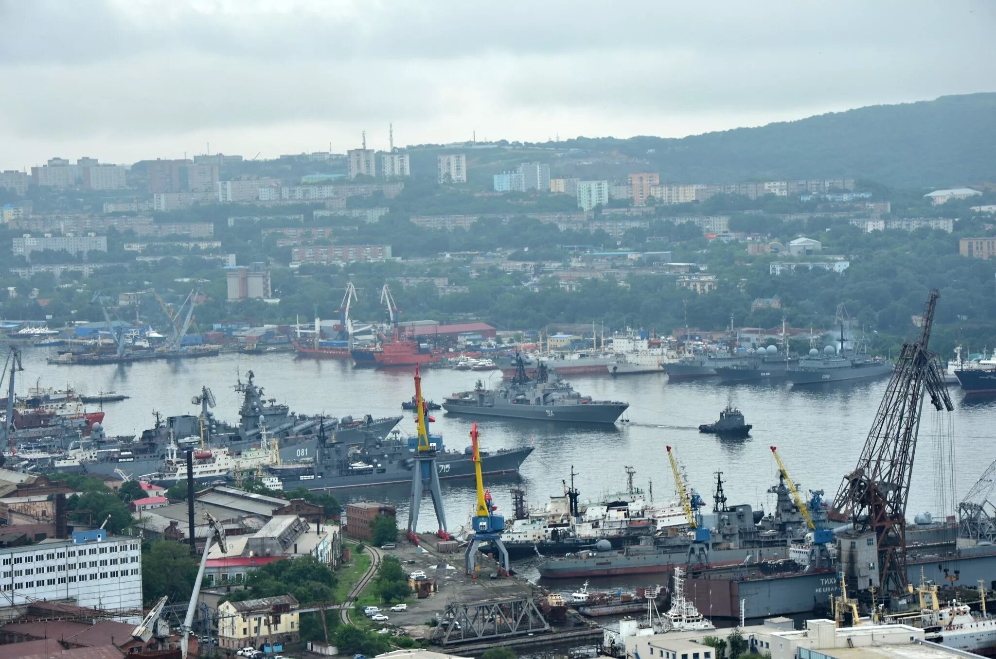 Время владивосток махачкала. Владивосток время. Фотографии Владивостока и окрестностей. Время во Владивостоке сейчас. Г. Владивосток время.