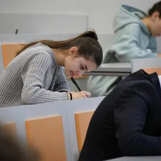 Абитуриент не набравшим