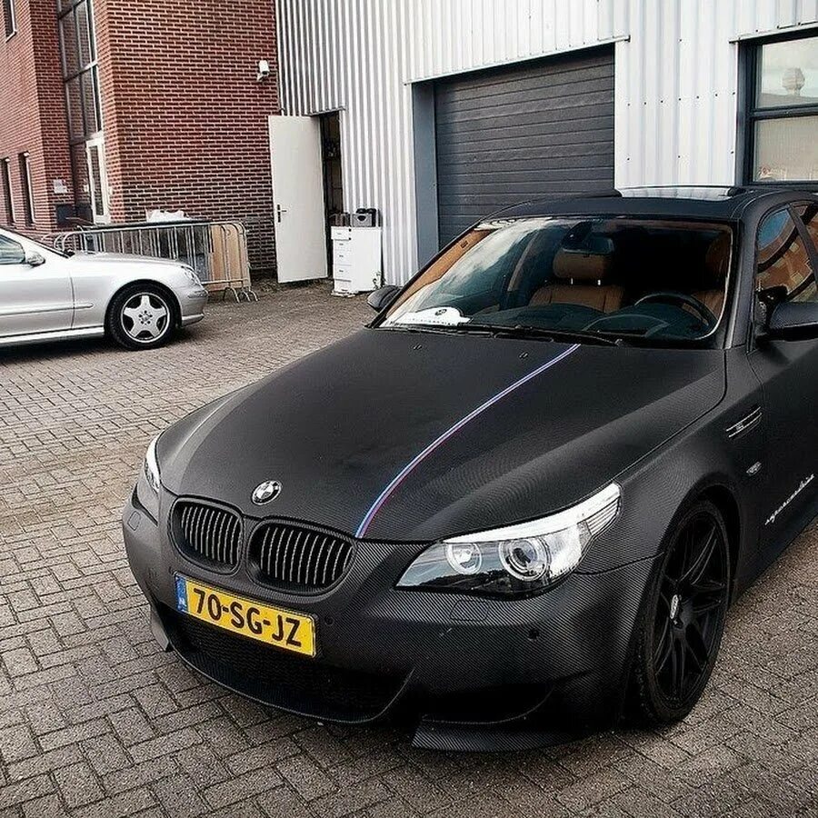 Bmw черная матовая. BMW e60 Matte Black. Black Matte BMW m3. BMW m5 e60 черный матовый. E92 карбон черный.