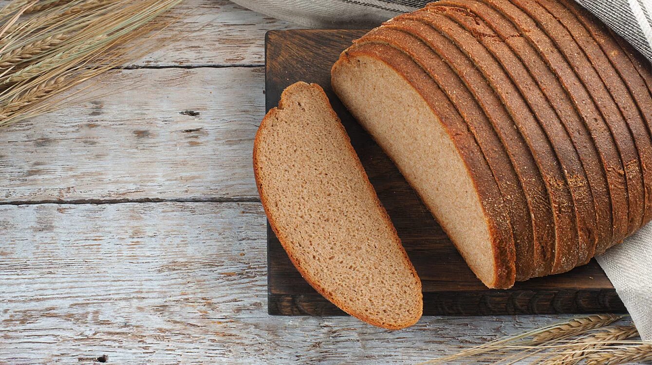 круглый хлеб. хлеб пшеничный деревенский подовый. хлеб бездрожжевой в окей. хлеб столичный подовый. хлеб пшеничный экохлеб богатырский цельнозерновой.