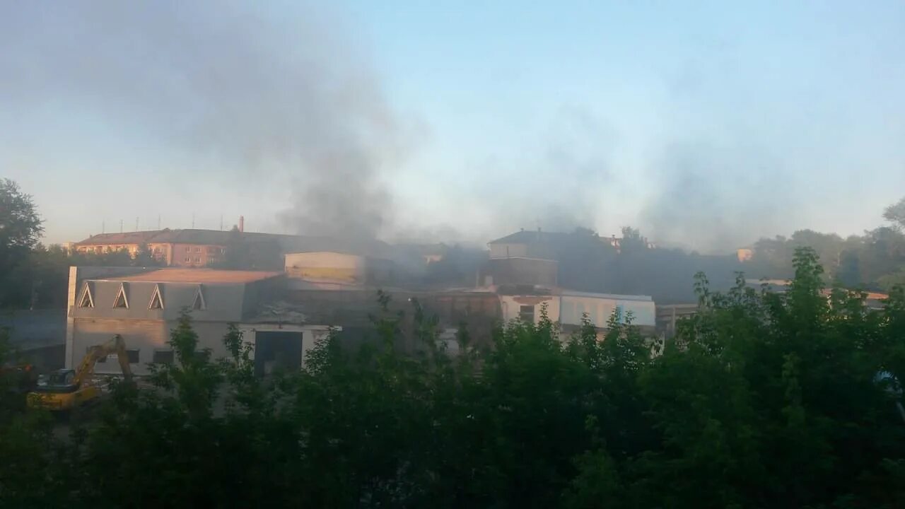 Почему нет света на уралмаше сейчас. Пожар на уралмаше сейчас 22 партсъезда. сгоревшая школа на уралмаше на 22 партсъезда. пожар в екб на партсъезда. пожар на урожайной улице 22.01.