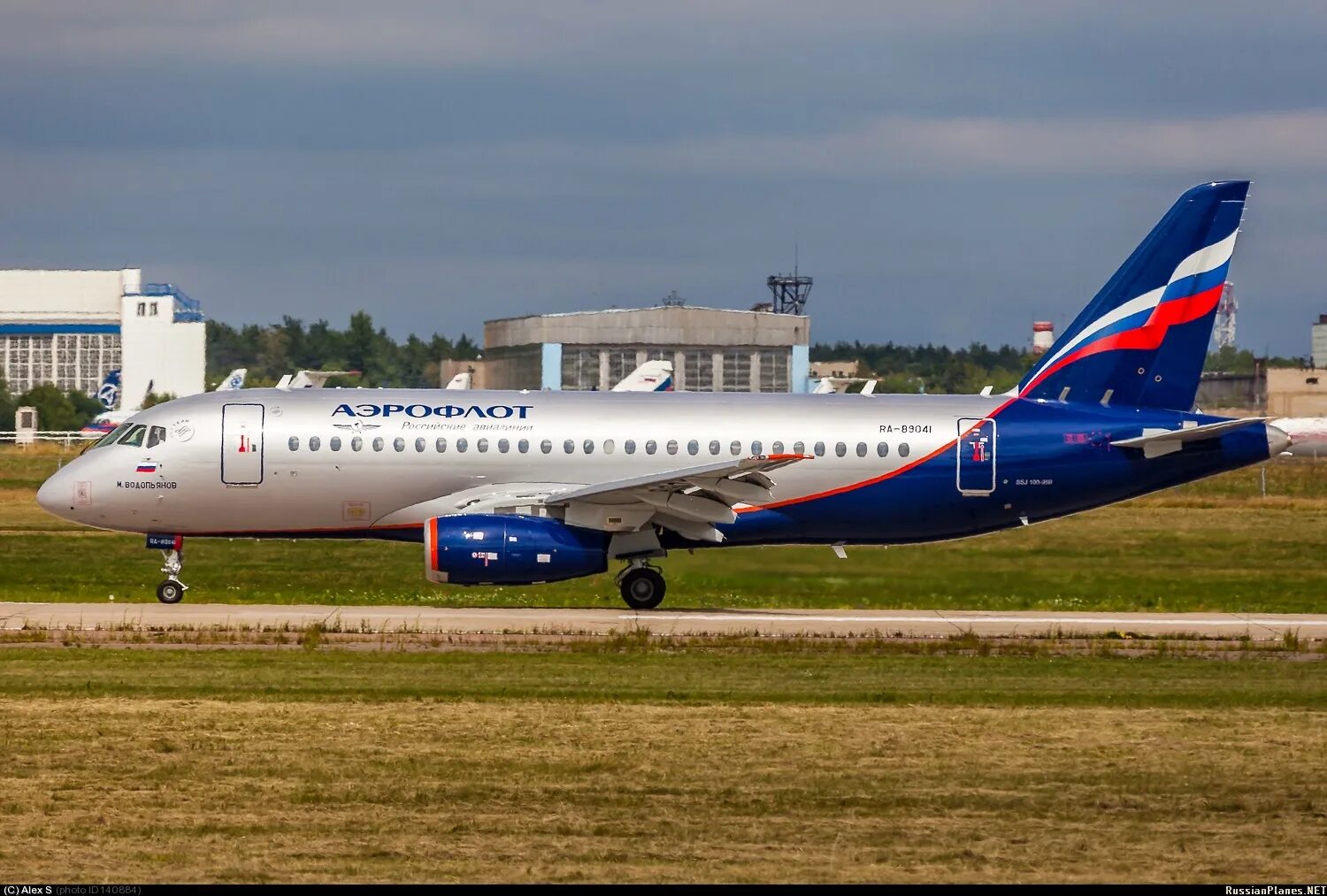 Сухой суперджет 100 водопьянов. Самолет sukhoi superjet 100 аэрофлот. Суперджет самолёт аэрофлот. Самолет сухой суперджет 100. Ssj 100 аэрофлот.