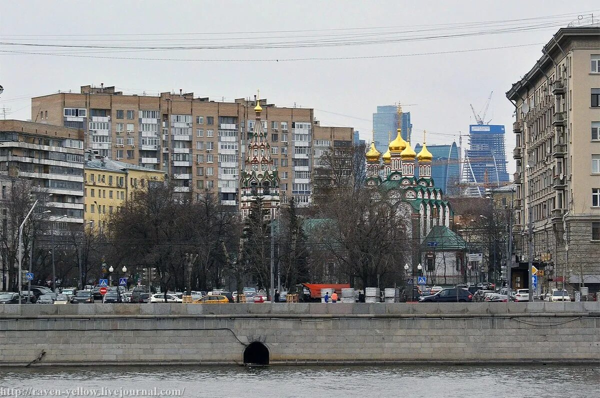 Сцена в хамовниках. Хамовники 1993. Москва утро Хамовники вид на храм. Проспекты j Хамовников. Москва Хамовнический проспект 34.