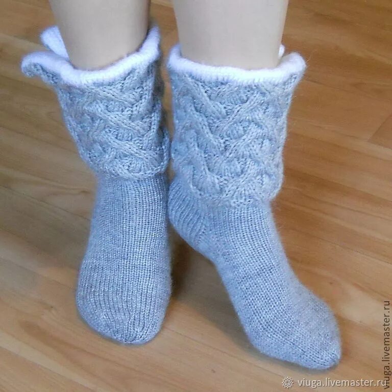 Носочки сапожками. Носочки Татьяны вьюги мастер. Носки сапожки от Татьяны вьюги. Необычные вязаные носки.