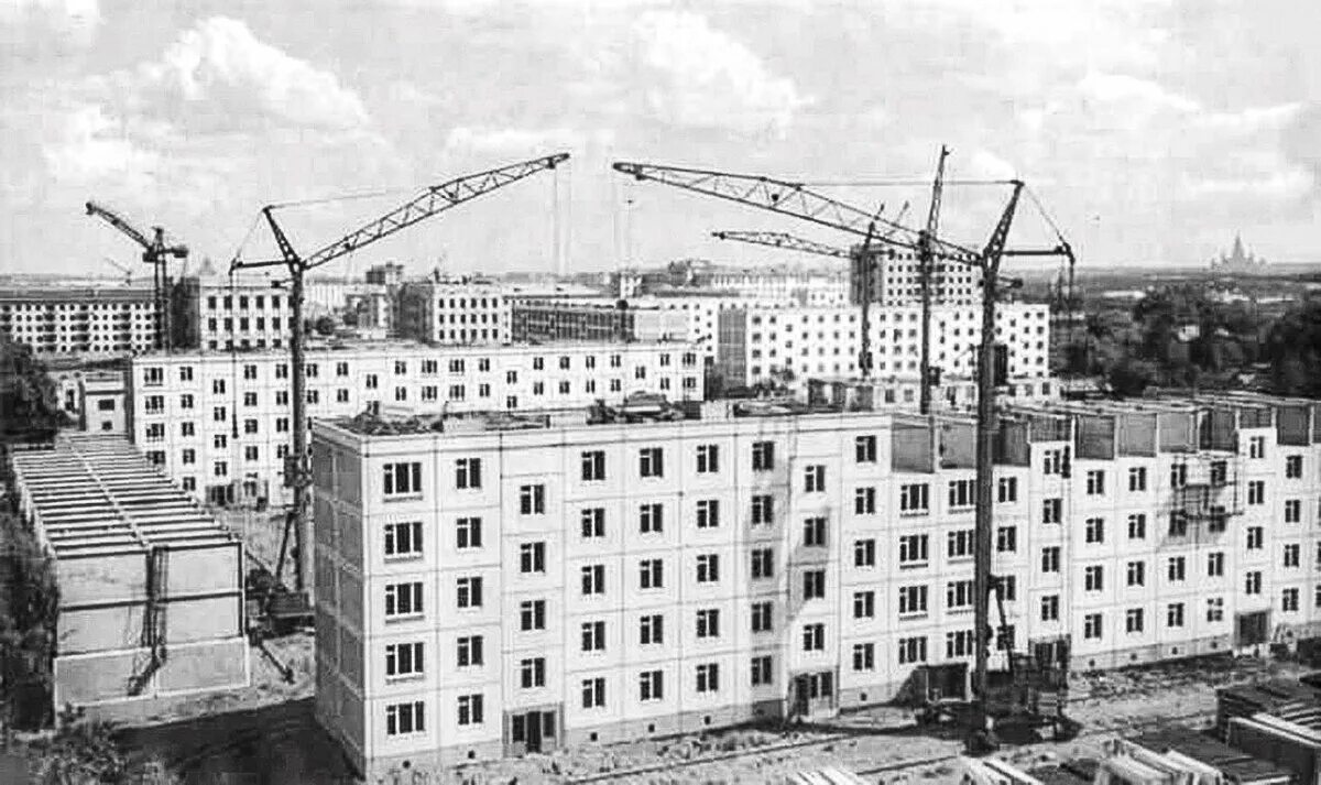Старый архангельск высотка. Братск кирпичный завод 1961 год. Мельбурн 1900. Массовое жилищное строительство при хрущеве. Год постройки что это.