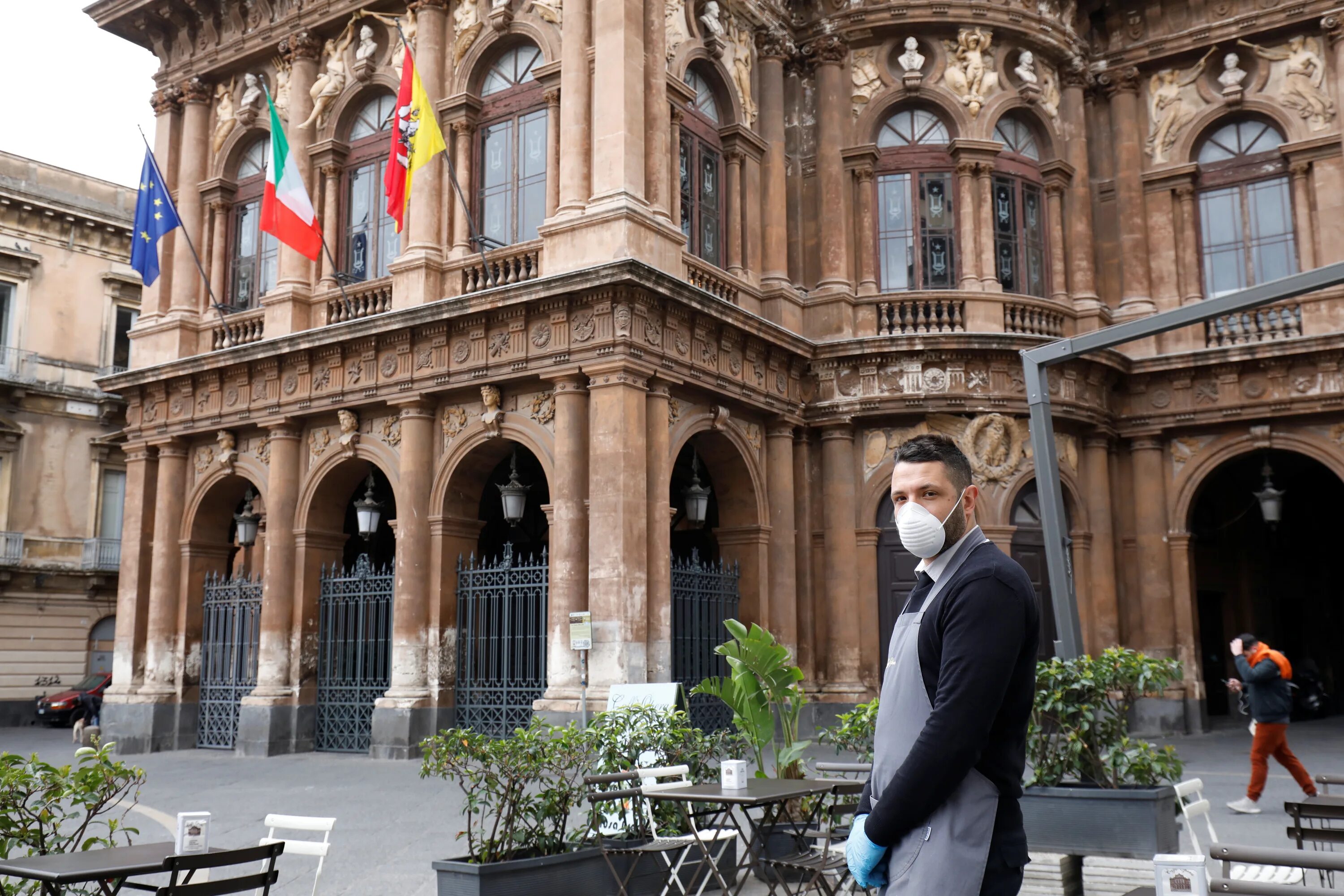 2 государства в италии. Магистрат джорджиани италия. италия covid. италия сейчас. мэрия италии.