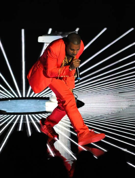 Kanye west feat pusha. Kanye west 2010. kanye west runaway. канье уэст runaway. pusha t kanye west.