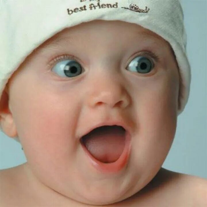 Маленькие дети. Смешные дети. Ребенок корчит лицо. Silly baby. Silly baby.