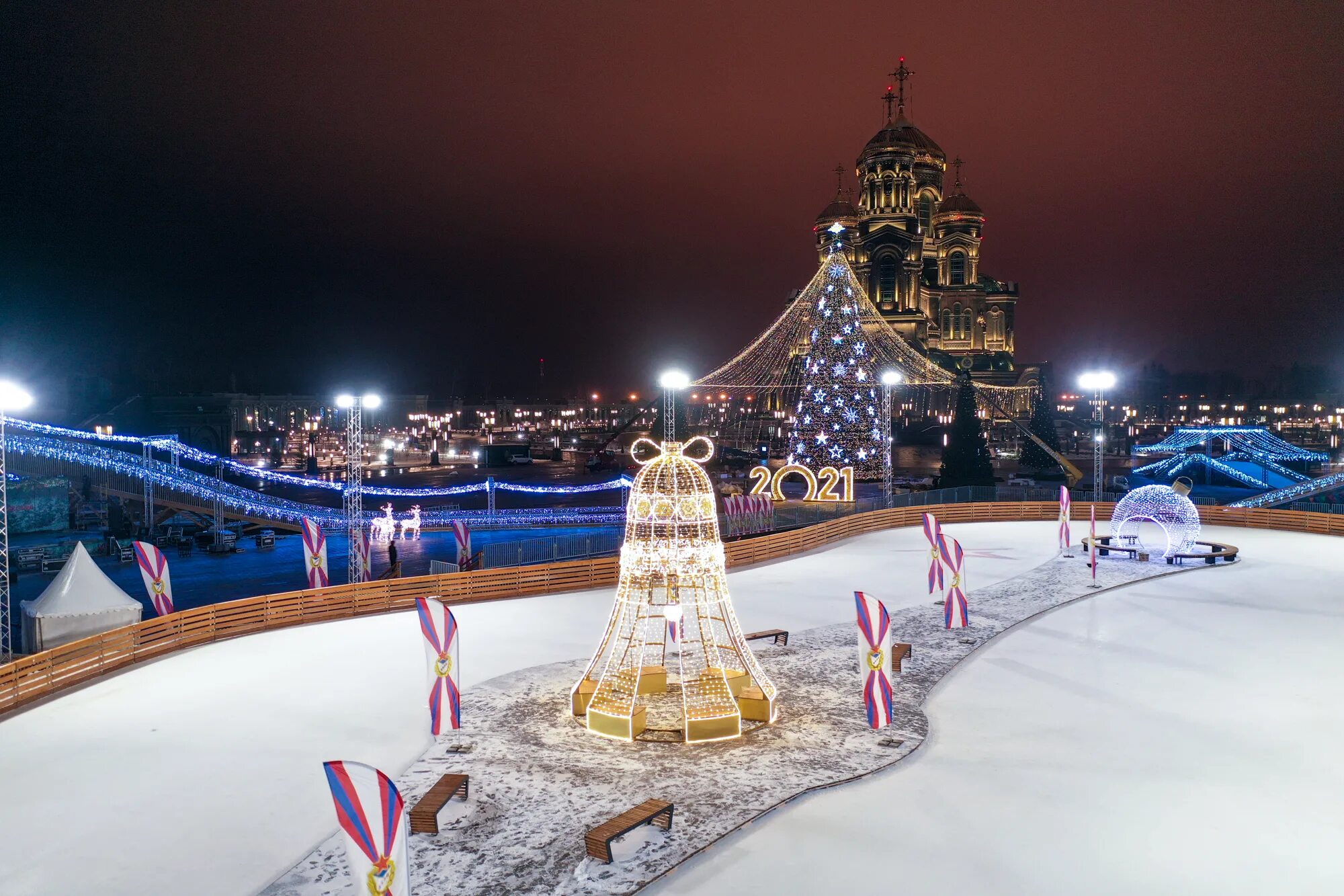 Площадки в новогоднюю ночь в москве
