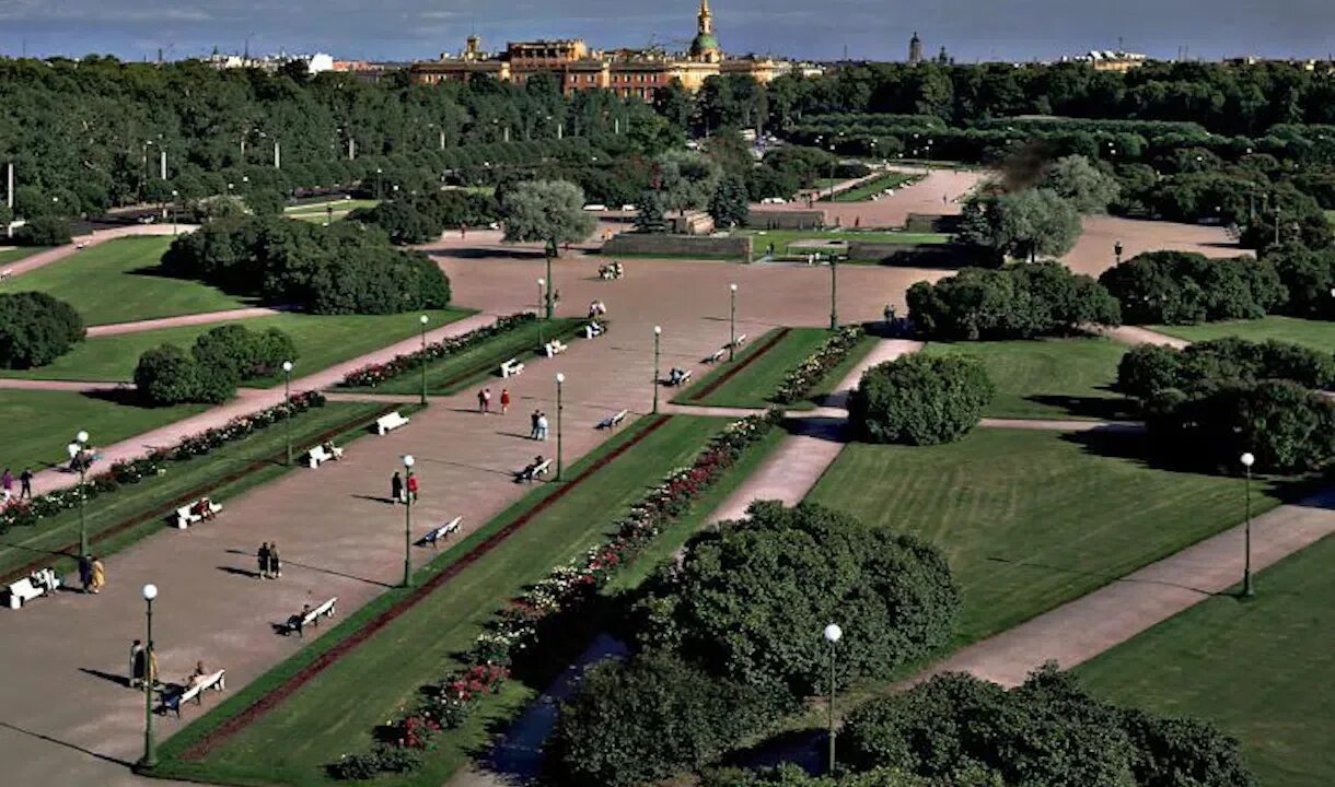 Где марсово поле. Парк Марсово поле в Санкт-Петербурге. Марсово поле, Санкт-Петербург, Марсово поле. Архитектурный ансамбль Марсово поле. Сад-партер Марсово поле в Санкт-Петербурге..