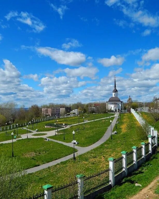 Вологда погулять. Череповец. Город Череповец Вологодская область. Череповец природа города. Череповец сквер.