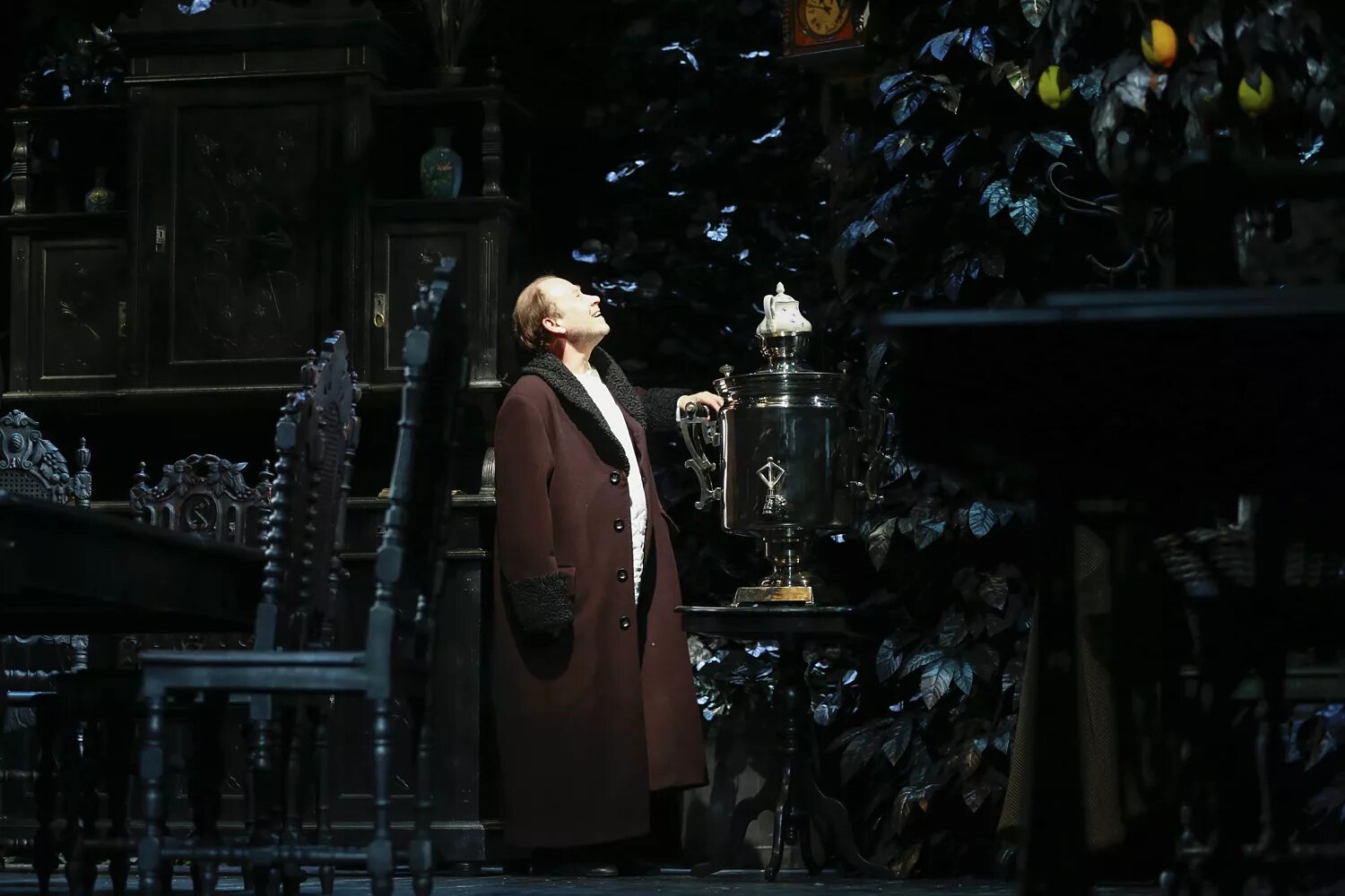 Мещане театр на васильевском. Пьеса мещане горький театр. Мещане театр на васильевском. Мещане театр на васильевском. Мещане театр на васильевском актеры.