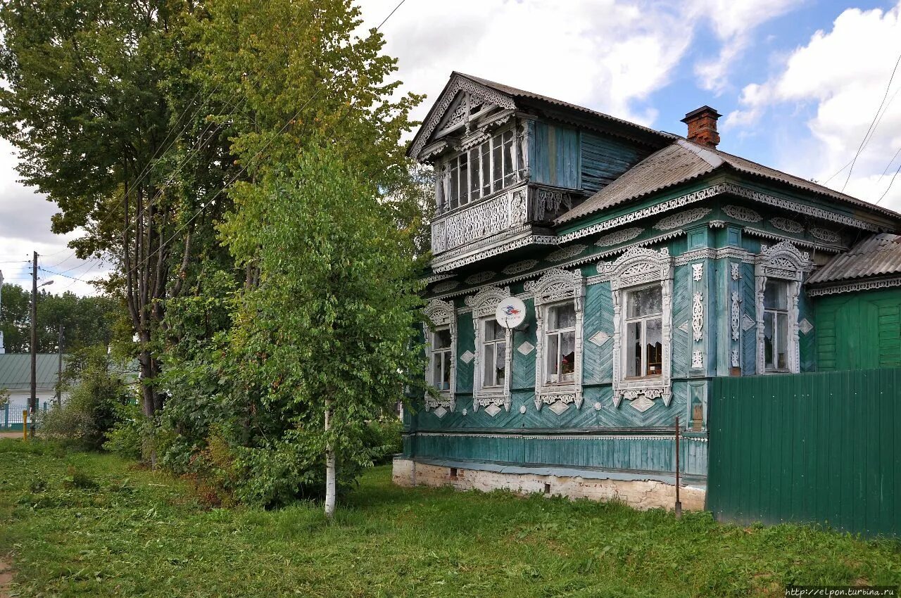 Романовская сторона тутаева. Тутаев романовская сторона. тутаев романовская сторона достопримечательности. романовская лодка тутаев.