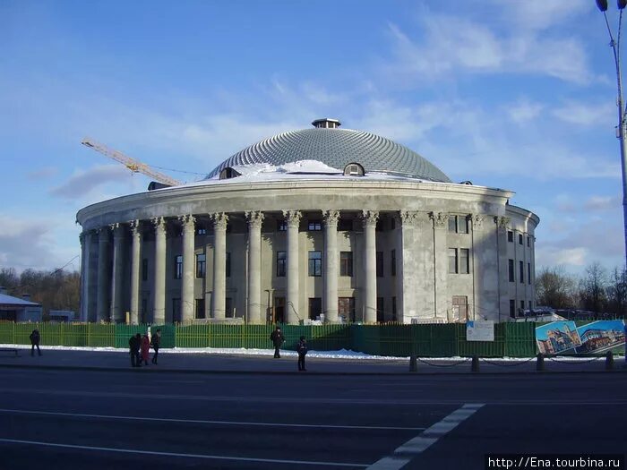Цирк минск 2025. Горьковский цирк. минск фото 2010. здание возле цирка в минске фото.