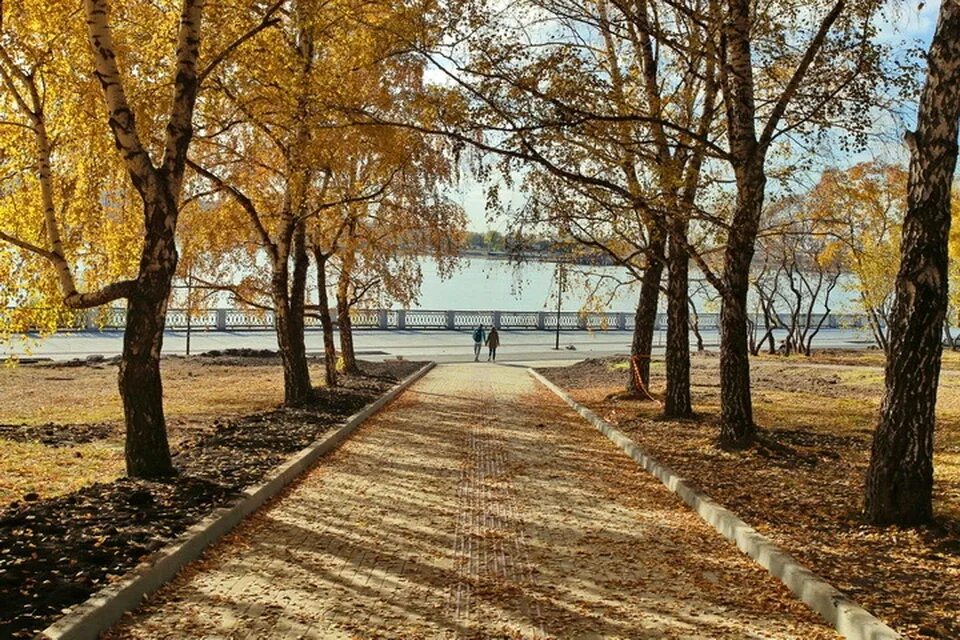 Парк михайловская набережная новосибирск. Михайловская набережная новосибирск. Набережная новосибирск режим работы. Михайловская набережная новосибирска, река обь. Ледяной городок новосибирск 2023 на набережной.