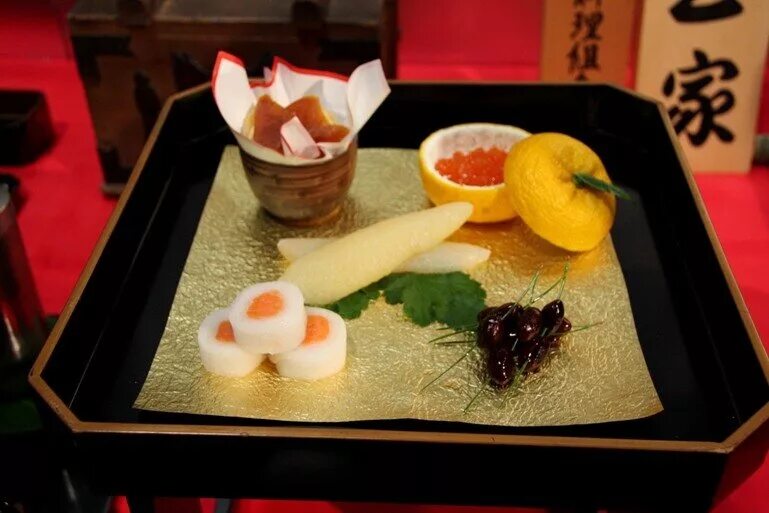 Американские суши. Что такое парадная в суши. Суши в современном мире. Что такое парадная в суши. Филадельфия томато.