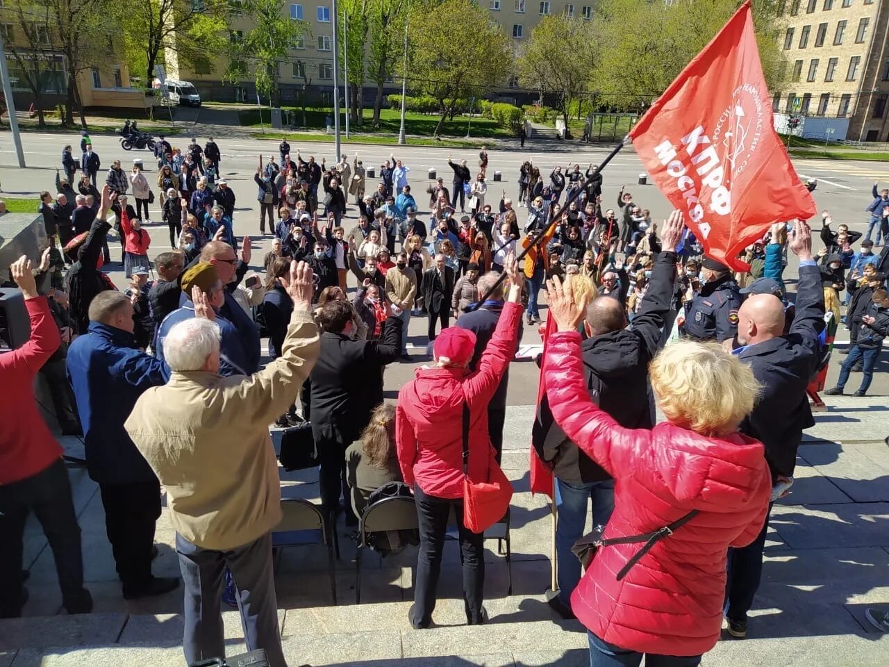 Выступают против школы. Парк Патриот 9 мая 2021. Патриот Москва. Парк Патриот 9 мая. Патриот парк 9 мая 2020.