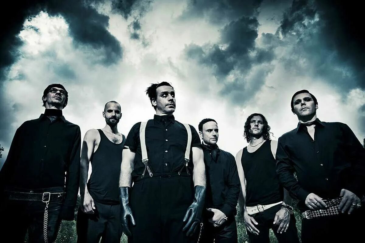 Rammstein жанр. Группа рамштайн. Рок группа Rammstein. Коллектив рамштайн. Участники группы Раммштайн.