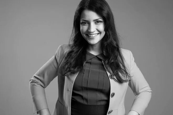 Салима зариф биография. Салима зариф телеведущая. Ofi певица национальность. Корреспондент салима зариф. Салима зариф биография.