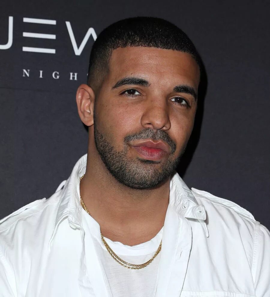 Стрижка рэпера дрейка. Drake grammy. Drake photoshoot. Дрейк песни. Дрейк песни.