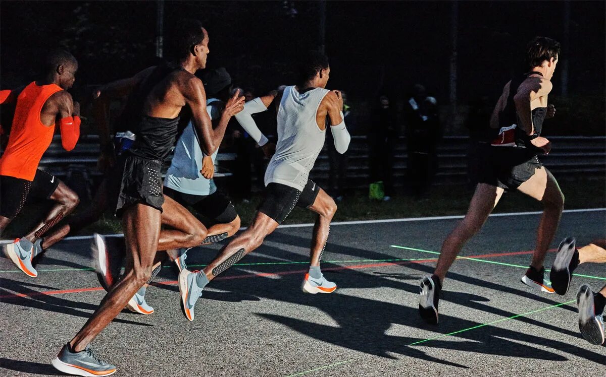 42 км рекорд. Nike Running. Nike Marathon. Забег найк. Nike Run Runner.