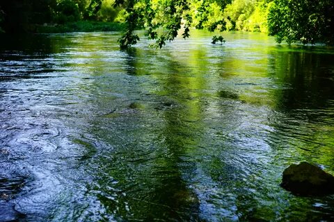 Водное пространство реки