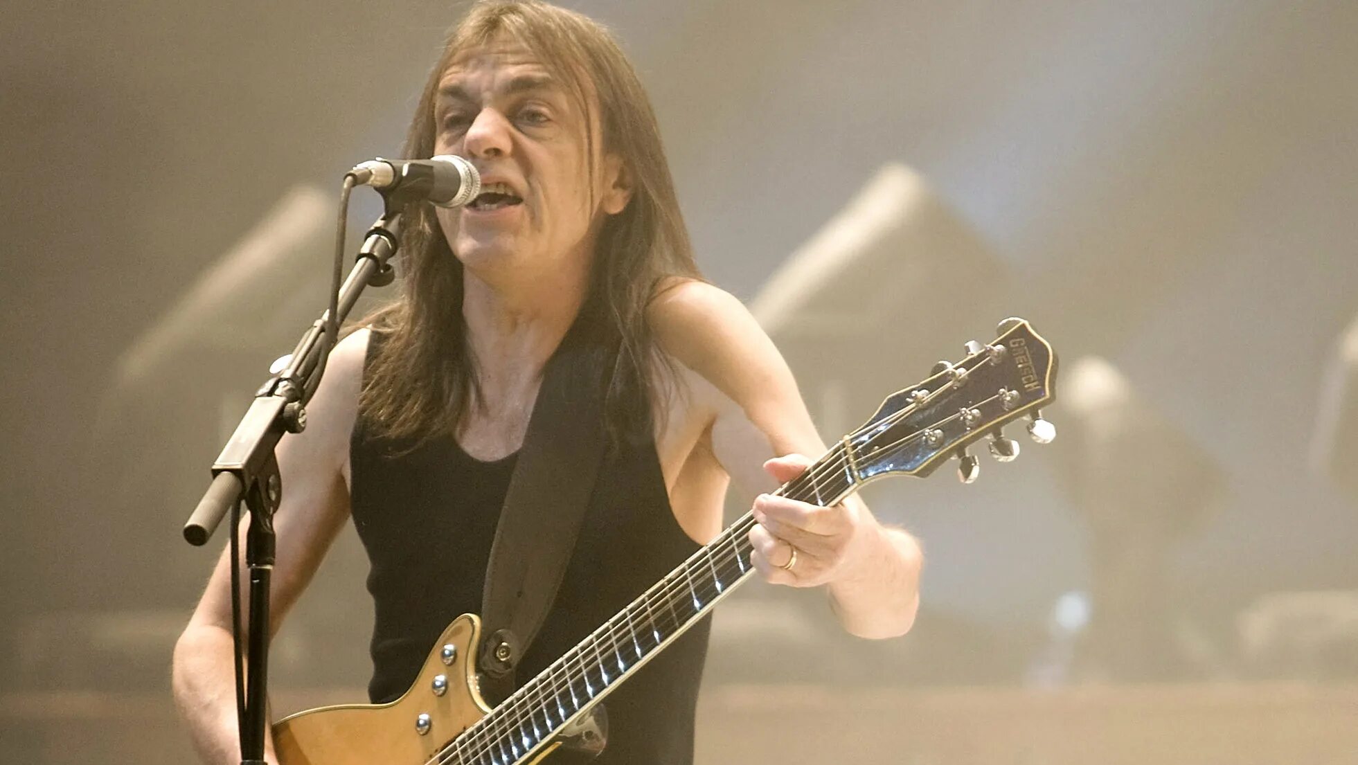 Малькольм янг. Малькольм ac dc. ac dc malcolm young. malcolm young деменция. ac dc деменция.
