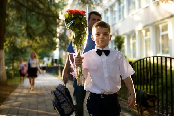 1 сентября - важный день в жизни многих: во что одеть ребенка и что надеть маме 